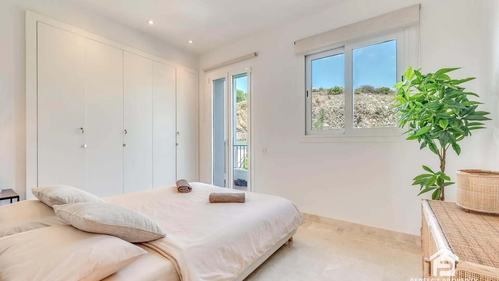 Paraiso Pueblo - 3Br With Panoramic Views And 7 Pools Estepona