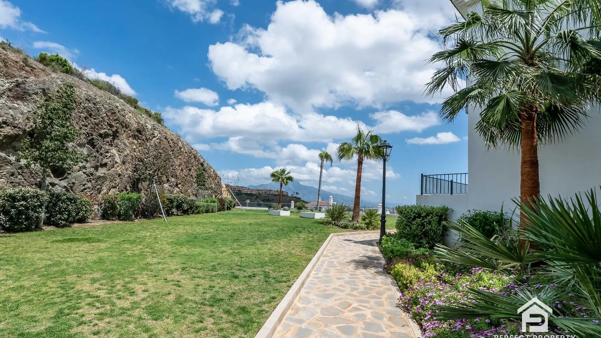 Paraiso Pueblo - 3Br With Panoramic Views And 7 Pools Estepona Apartment